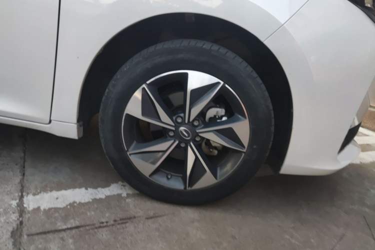 Used GAC Trumpchi M6 2021 PRO 270T Automatic Luxury Edition Right Front Wheel Hub