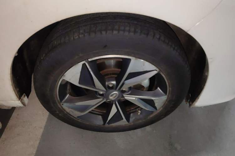 Used GAC Trumpchi M6 2021 PRO 270T DCT Luxury Edition Right Front Wheel Hub