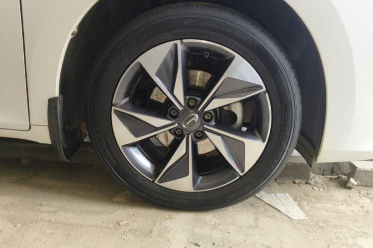Used GAC Trumpchi M6 2021 270T DCT Luxury Edition (7 Seats) Right Front Wheel Hub