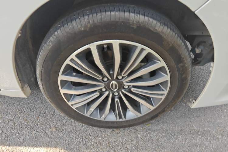 Used GAC Trumpchi M6 2021 270T DCT Luxury Edition (7-seater) Right Front Wheel Hub