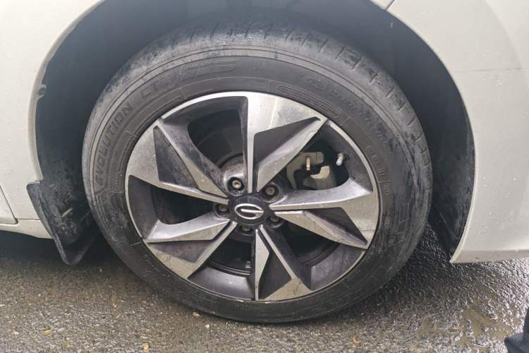 Used GAC Trumpchi M6 2021 270T DCT Luxury Edition (7 Seats) Right Front Wheel Hub