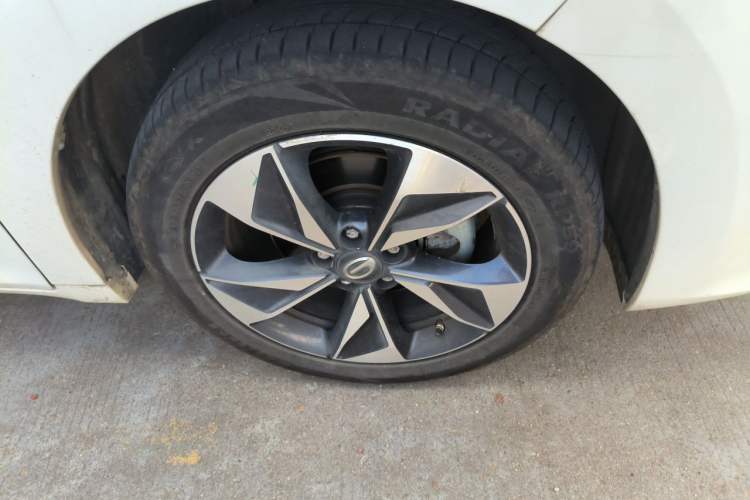 Used GAC Trumpchi M6 2021 PRO 270T DCT Luxury Edition Right Front Wheel Hub