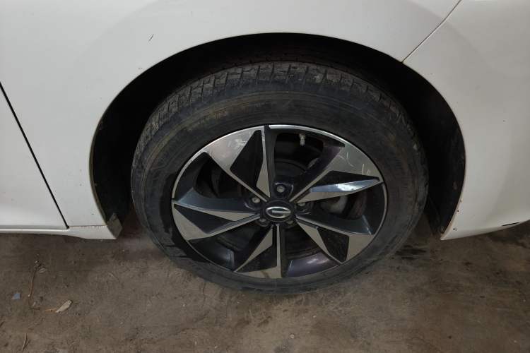 Used GAC Trumpchi M6 2021 PRO 270T Automatic Luxury Edition Right Front Wheel Hub