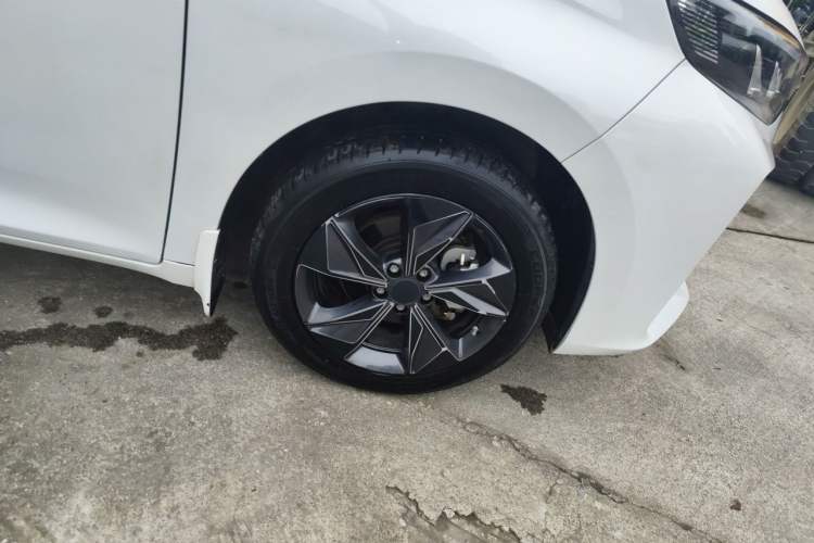 Used GAC Trumpchi M6 2021 PRO 270T Automatic Luxury Edition Right Front Wheel Hub