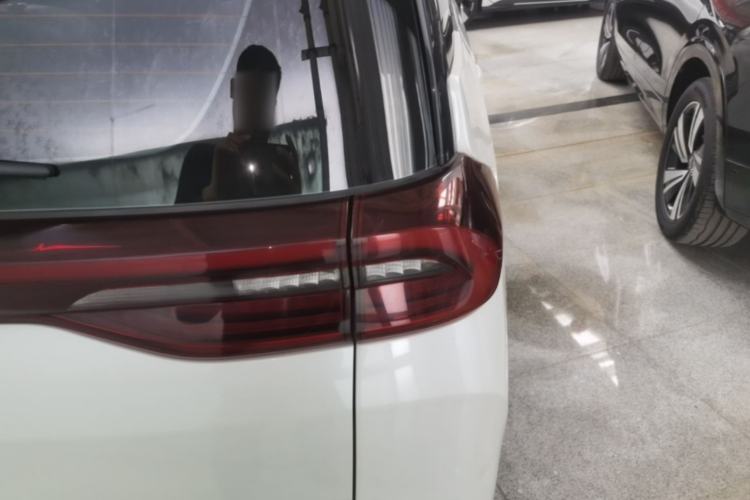 Used GAC Trumpchi M6 2021 270T DCT Luxury Edition (7-seater) Right Rear Taillight