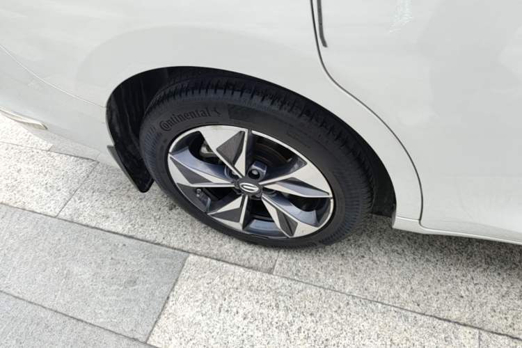 Used GAC Trumpchi M6 2021 PRO 270T Automatic Luxury Edition Right Rear Wheel Hub