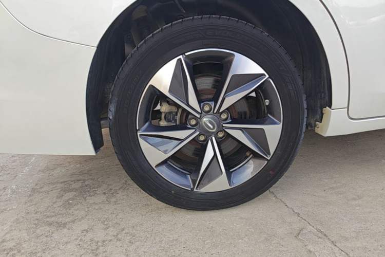 Used GAC Trumpchi M6 2021 PRO 270T Automatic Luxury Edition Right Rear Wheel Hub