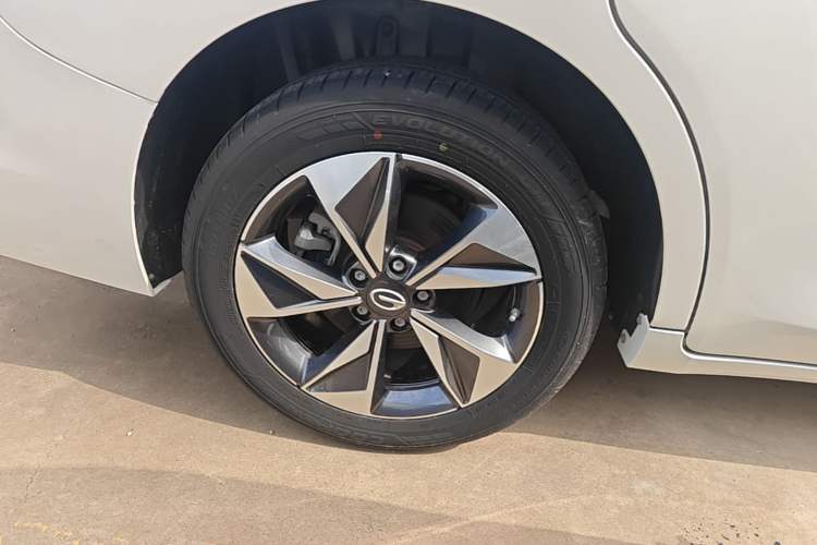 Used GAC Trumpchi M6 2021 PRO 270T Automatic Luxury Edition Right Rear Wheel Hub