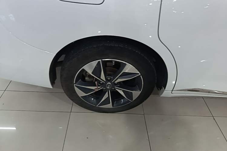 Used GAC Trumpchi M6 2021 270T DCT Luxury Edition (6-seater) Right Rear Wheel Hub