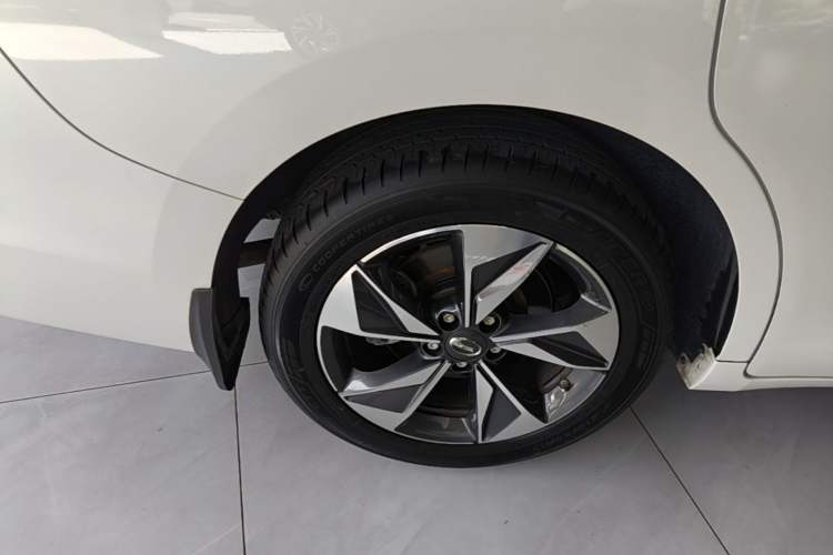 Used GAC Trumpchi M6 2021 PRO 270T Automatic Luxury Edition Right Rear Wheel Hub