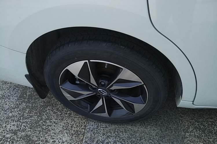 Used GAC Trumpchi M6 2021 PRO 270T DCT Luxury Edition Right Rear Wheel Hub