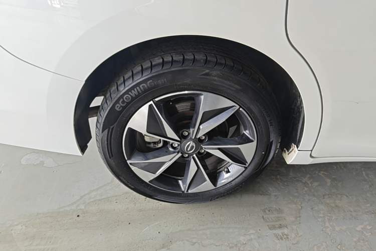 Used GAC Trumpchi M6 2021 PRO 270T Automatic Luxury Edition Right Rear Wheel Hub