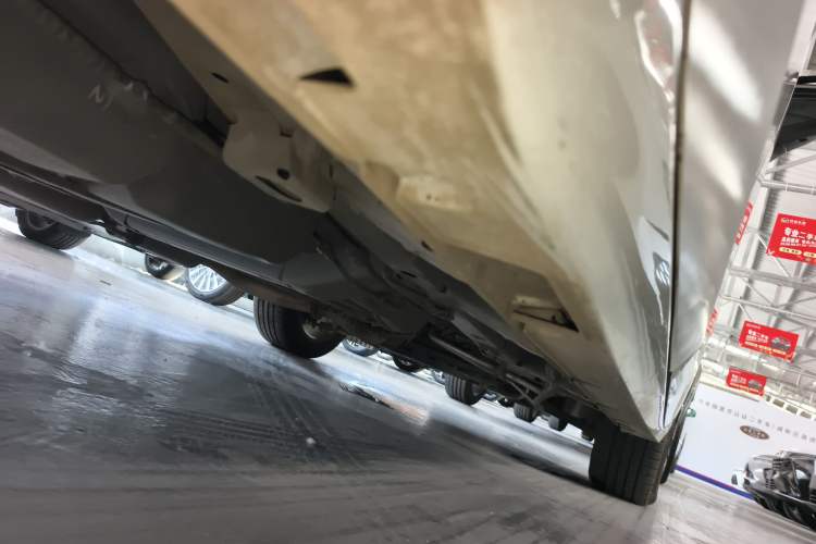 Used GAC Trumpchi M6 2021 PRO 270T DCT Luxury Edition Right Side Sill