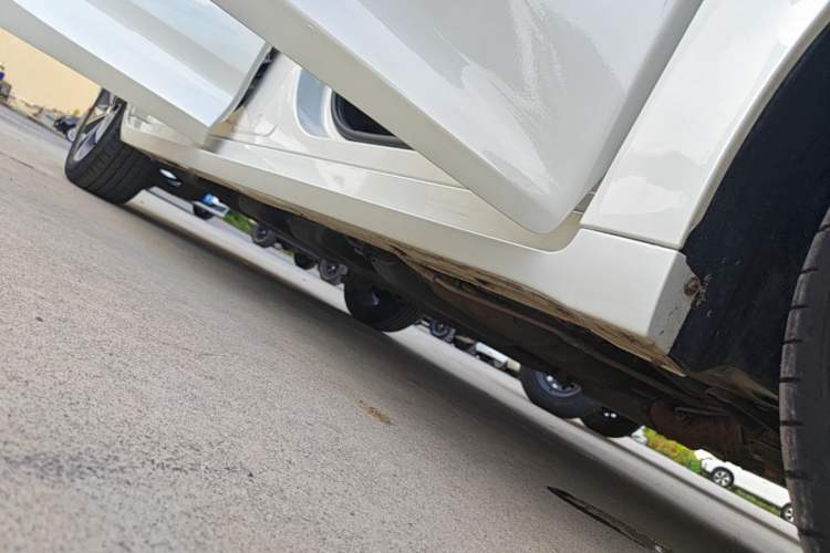 Used GAC Trumpchi M6 2021 PRO 270T Automatic Luxury Edition Right Side Sill