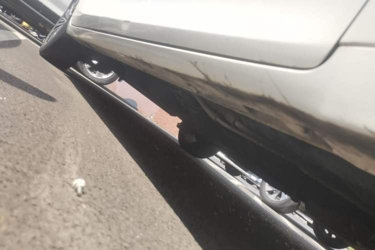 Used GAC Trumpchi M6 2021 270T DCT Prestige Edition (7-seater) Right Side Sill