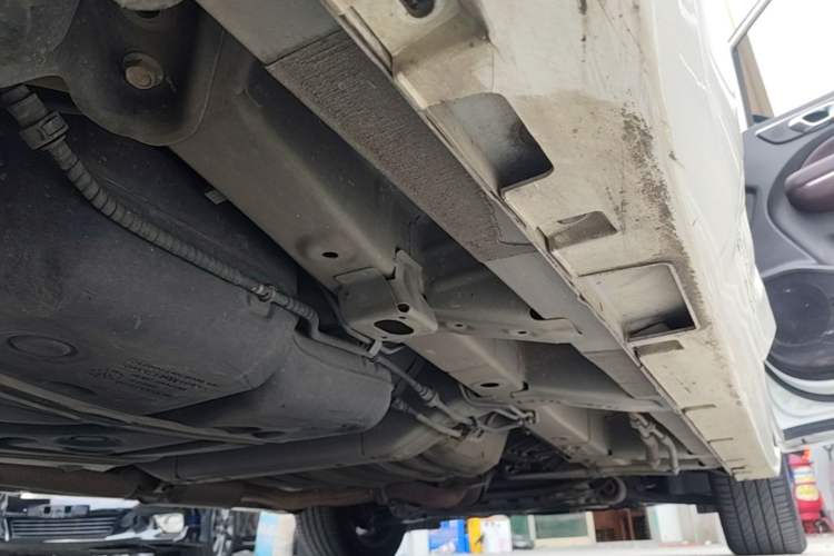 Used GAC Trumpchi M6 2021 PRO 270T Automatic Luxury Edition Right Side Sill