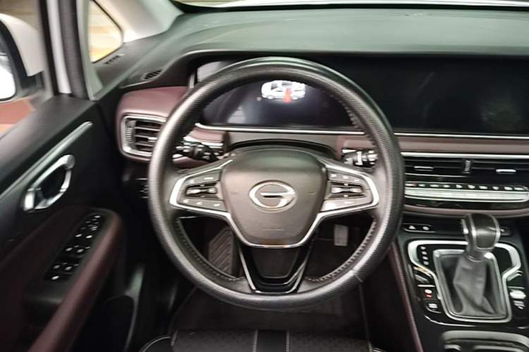 Used GAC Trumpchi M6 2021 PRO 270T DCT Luxury Edition Steering Wheel
