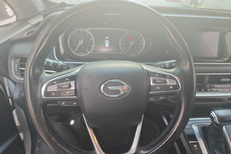 Used GAC Trumpchi M6 2021 270T DCT Luxury Edition (7 Seats) Steering Wheel