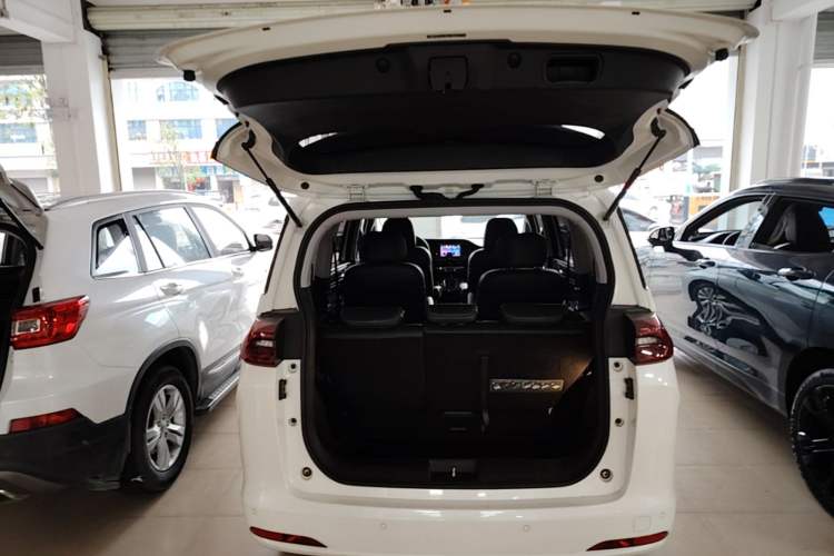 Used GAC Trumpchi M6 2021 270T DCT Luxury Edition (7 Seats) Trunk