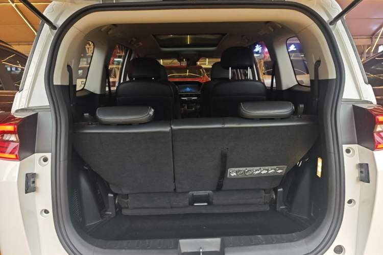 Used GAC Trumpchi M6 2021 270T DCT Prestige Edition (6-seater) Trunk
