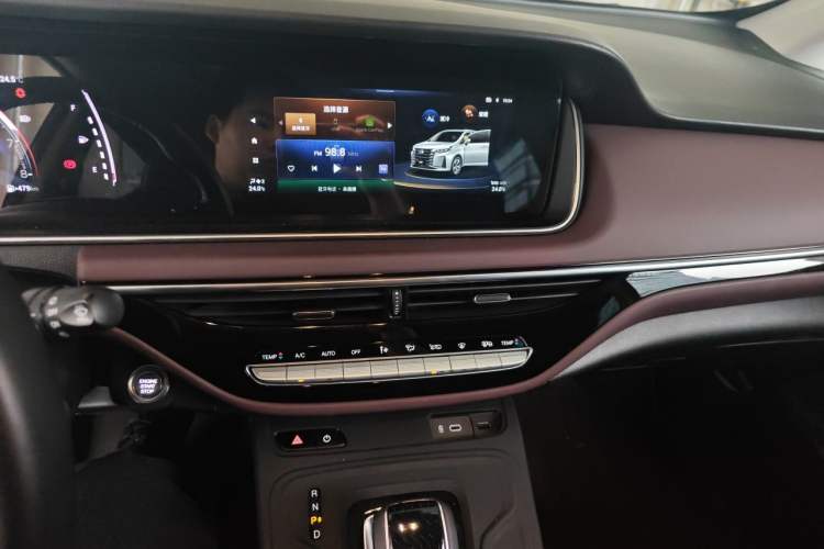 Used GAC Trumpchi M6 2023 PRO 270T DCT Prestige Edition Audio And AC Panel