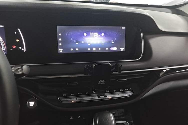 Used GAC Trumpchi M6 2023 PRO 270T DCT Luxury Edition Audio And AC Panel