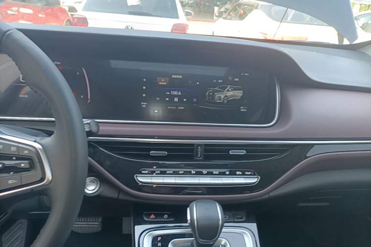 Used GAC Trumpchi M6 2023 PRO 270T DCT Luxury Edition Audio And AC Panel