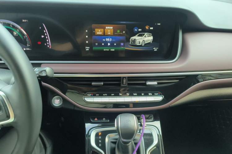 Used GAC Trumpchi M6 2023 PRO 270T DCT Luxury Edition Audio And AC Panel
