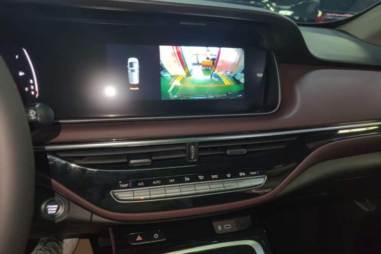 Used GAC Trumpchi M6 2023 PRO 270T DCT Luxury Edition Audio And AC Panel