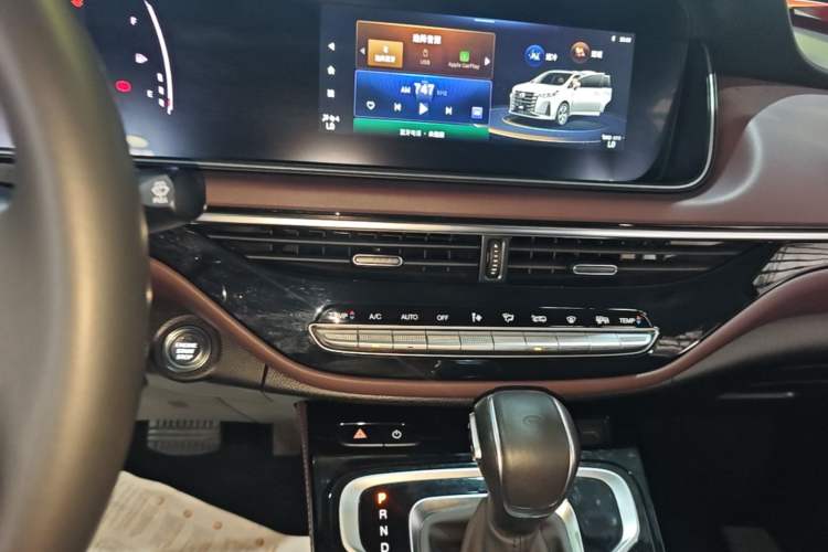 Used GAC Trumpchi M6 2023 PRO 270T DCT Luxury Edition Audio And AC Panel