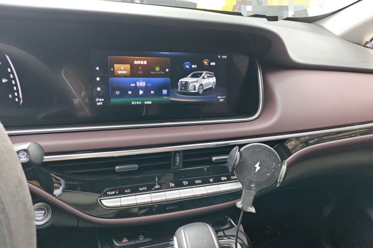 Used GAC Trumpchi M6 2023 PRO 270T DCT Luxury Edition Audio And AC Panel