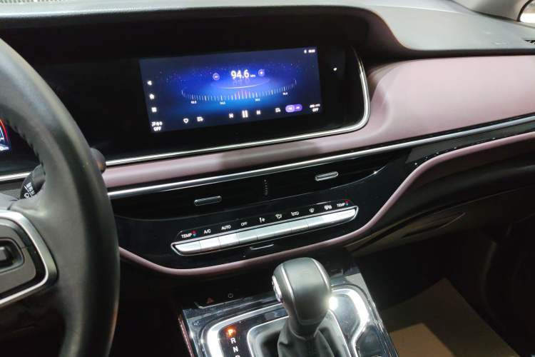 Used GAC Trumpchi M6 2023 PRO 270T DCT Luxury Edition Audio And AC Panel