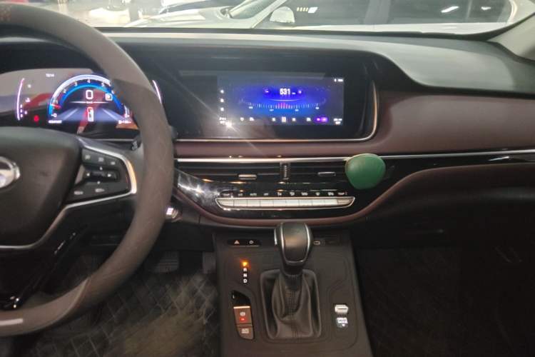 Used GAC Trumpchi M6 2023 PRO 270T DCT Luxury Edition Audio And AC Panel