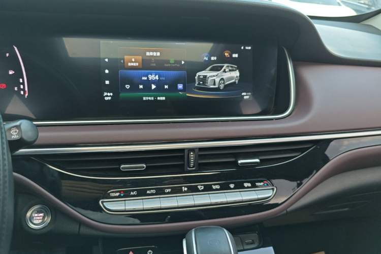 Used GAC Trumpchi M6 2023 PRO 270T DCT Luxury Edition Audio And AC Panel