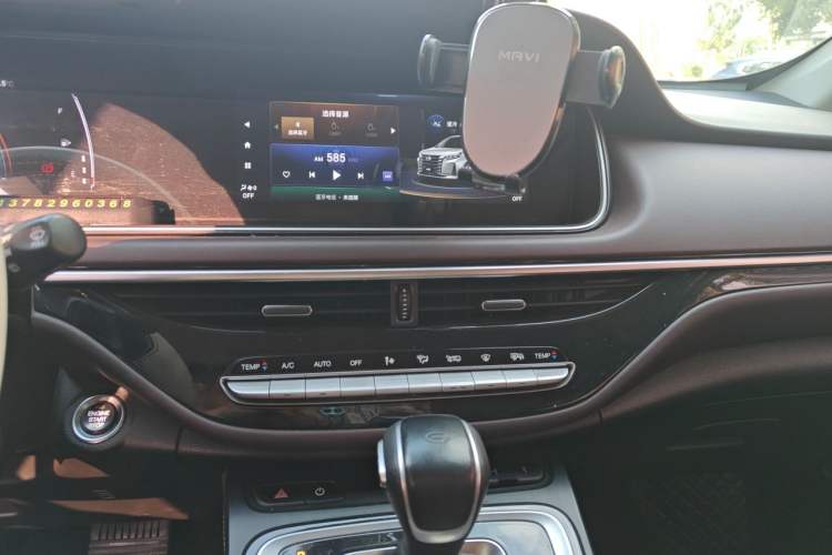 Used GAC Trumpchi M6 2023 PRO 270T DCT Luxury Edition Audio And AC Panel