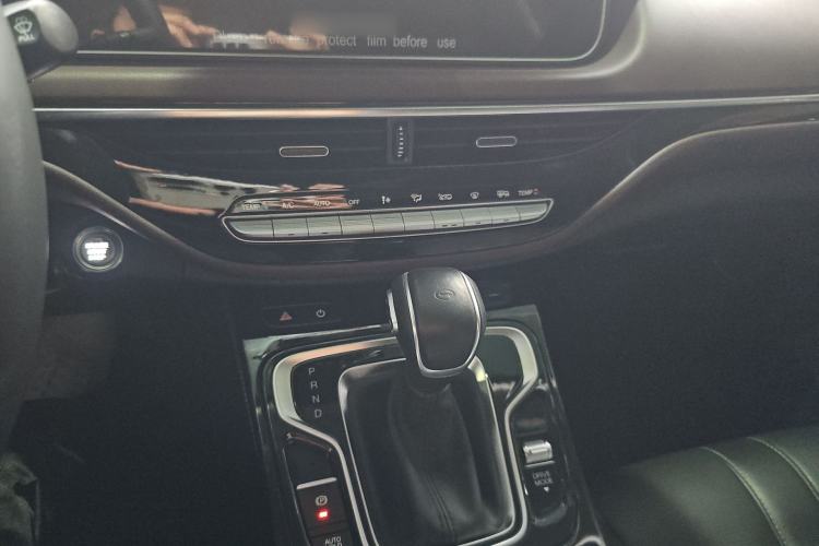 Used GAC Trumpchi M6 2023 PRO 270T DCT Luxury Edition Audio And AC Panel