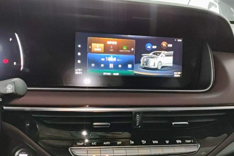 Used GAC Trumpchi M6 2023 PRO 270T DCT Luxury Edition Audio And AC Panel