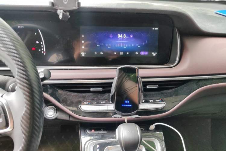 Used GAC Trumpchi M6 2023 PRO 270T DCT Luxury Edition Audio And AC Panel