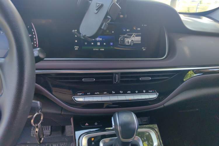 Used GAC Trumpchi M6 2023 PRO 270T DCT Elite Edition Audio And AC Panel