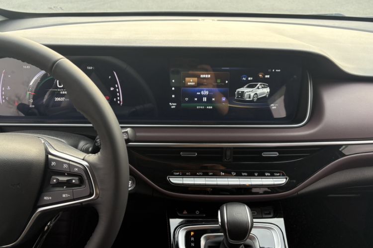 Used GAC Trumpchi M6 2023 PRO 270T DCT Luxury Edition Audio And AC Panel