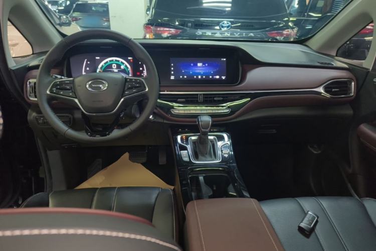 Used GAC Trumpchi M6 2023 PRO 270T DCT Luxury Edition Center Console