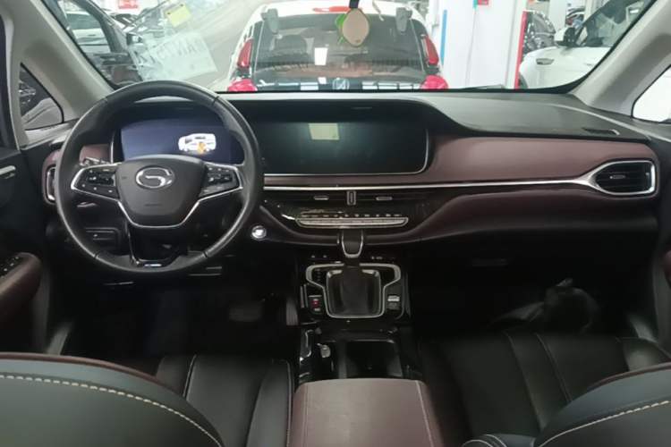 Used GAC Trumpchi M6 2023 PRO 270T DCT Luxury Edition Center Console