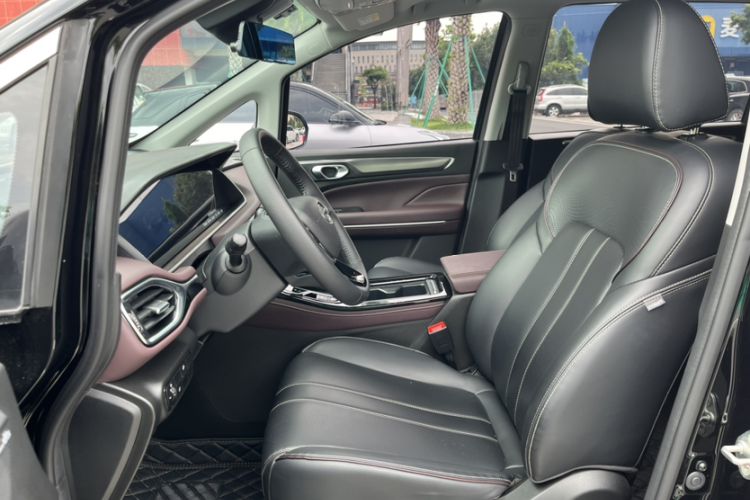 Used GAC Trumpchi M6 2023 PRO 270T DCT Luxury Edition Driver Seat