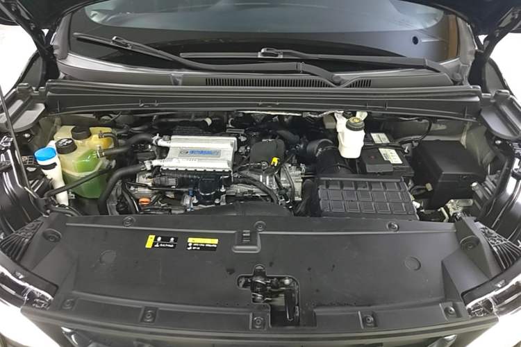 Used GAC Trumpchi M6 2023 PRO 270T DCT Luxury Edition Engine Bay