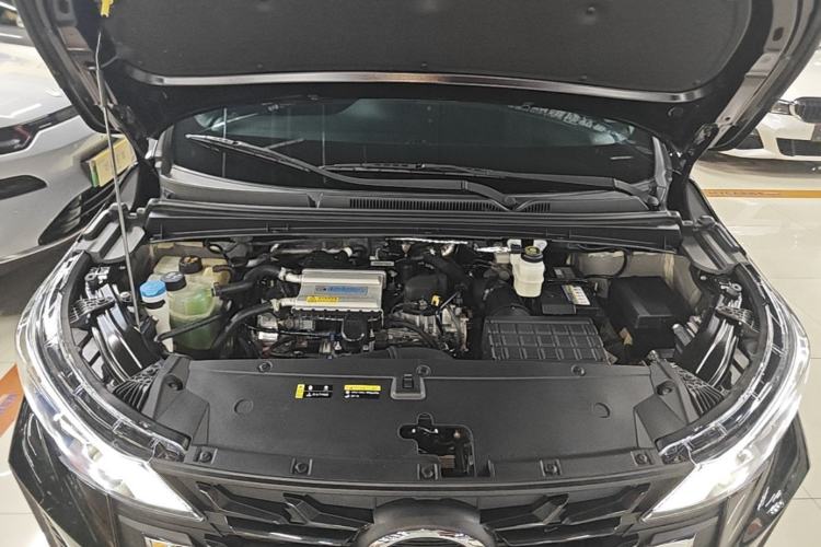 Used GAC Trumpchi M6 2023 PRO 270T DCT Luxury Edition Engine Bay