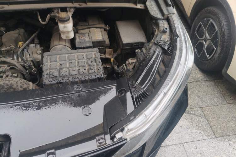 Used GAC Trumpchi M6 2023 PRO 270T DCT Luxury Edition Engine Bay Left