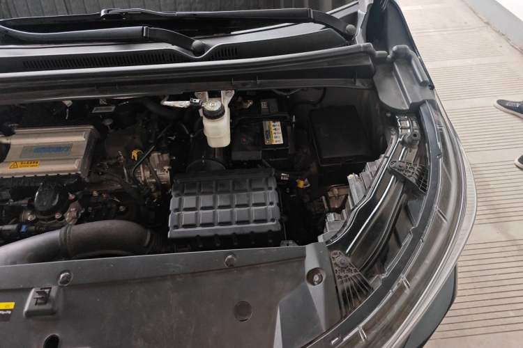 Used GAC Trumpchi M6 2023 PRO 270T DCT Prestige Edition Engine Bay Left