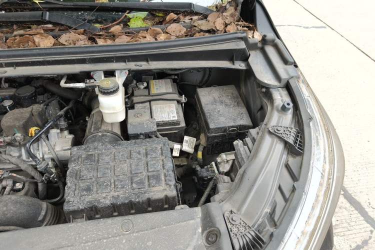 Used GAC Trumpchi M6 2023 PRO 270T DCT Luxury Edition Engine Bay Left