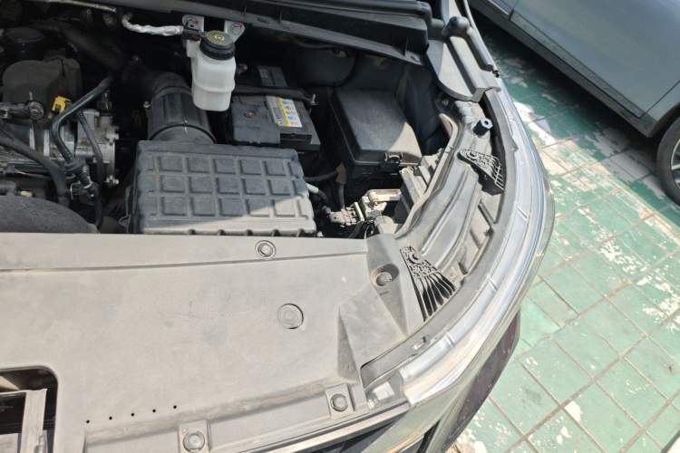 Used GAC Trumpchi M6 2023 PRO 270T DCT Luxury Edition Engine Bay Left