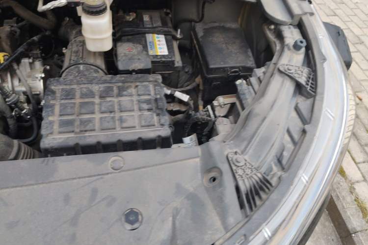 Used GAC Trumpchi M6 2023 PRO 270T DCT Luxury Edition Engine Bay Left